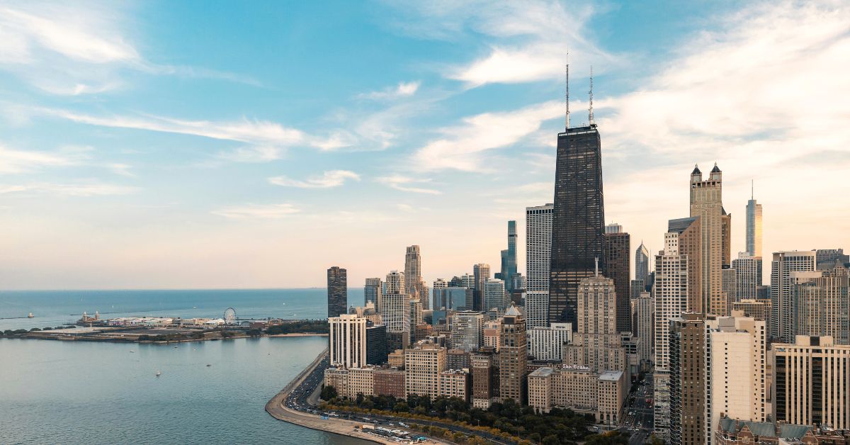image of chicago skyline in the daytime